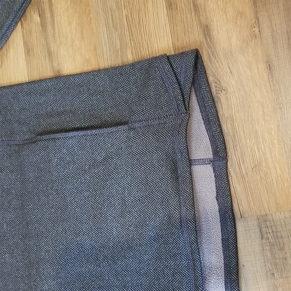 CHAMPION Black White Pullover Hoodie Sweatshirt with Kangaroo Pocket - Picture 10 of 11